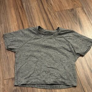 Swiftly Tech Cropped Short-Sleeve Shirt 2.0